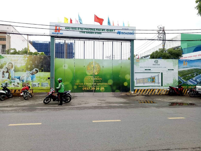 TP[-]HCM:[-]"Xây[-]'lụi'[-]110[-]căn[-]biệt[-]thự,[-]chỉ[-]phê[-]bình[-]đội[-]thanh[-]tra[-]địa[-]bàn